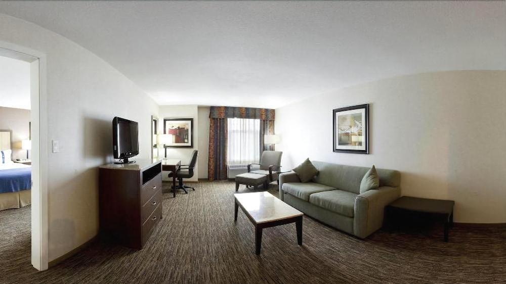 Holiday Inn Hotel & Suites Surrey East - Cloverdale By Ihg Eksteriør billede