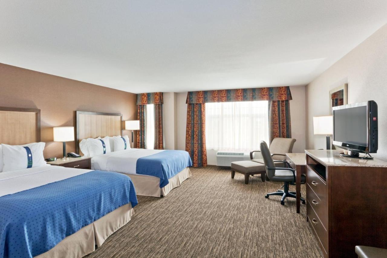 Holiday Inn Hotel & Suites Surrey East - Cloverdale By Ihg Eksteriør billede