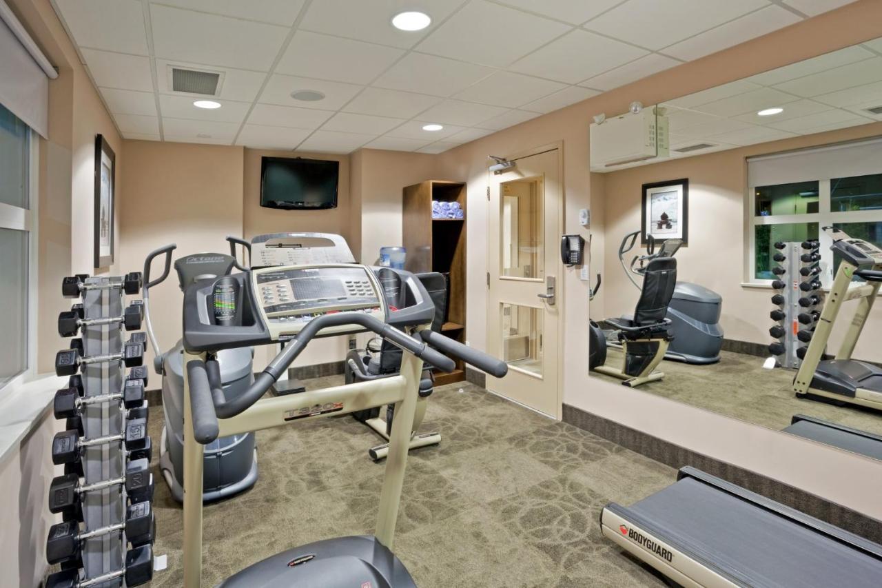 Holiday Inn Hotel & Suites Surrey East - Cloverdale By Ihg Eksteriør billede