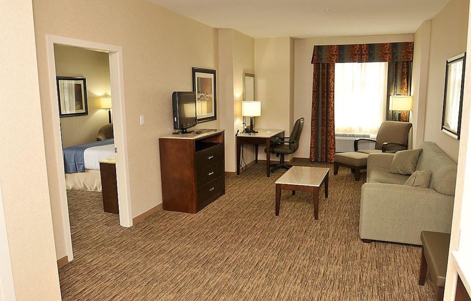 Holiday Inn Hotel & Suites Surrey East - Cloverdale By Ihg Eksteriør billede