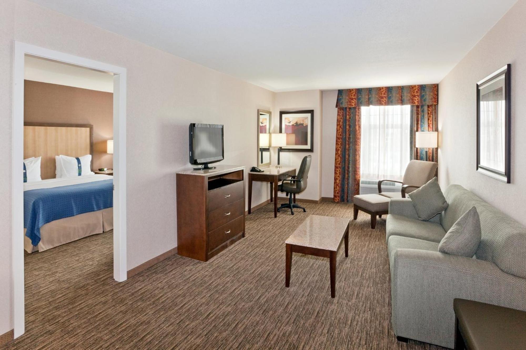 Holiday Inn Hotel & Suites Surrey East - Cloverdale By Ihg Eksteriør billede