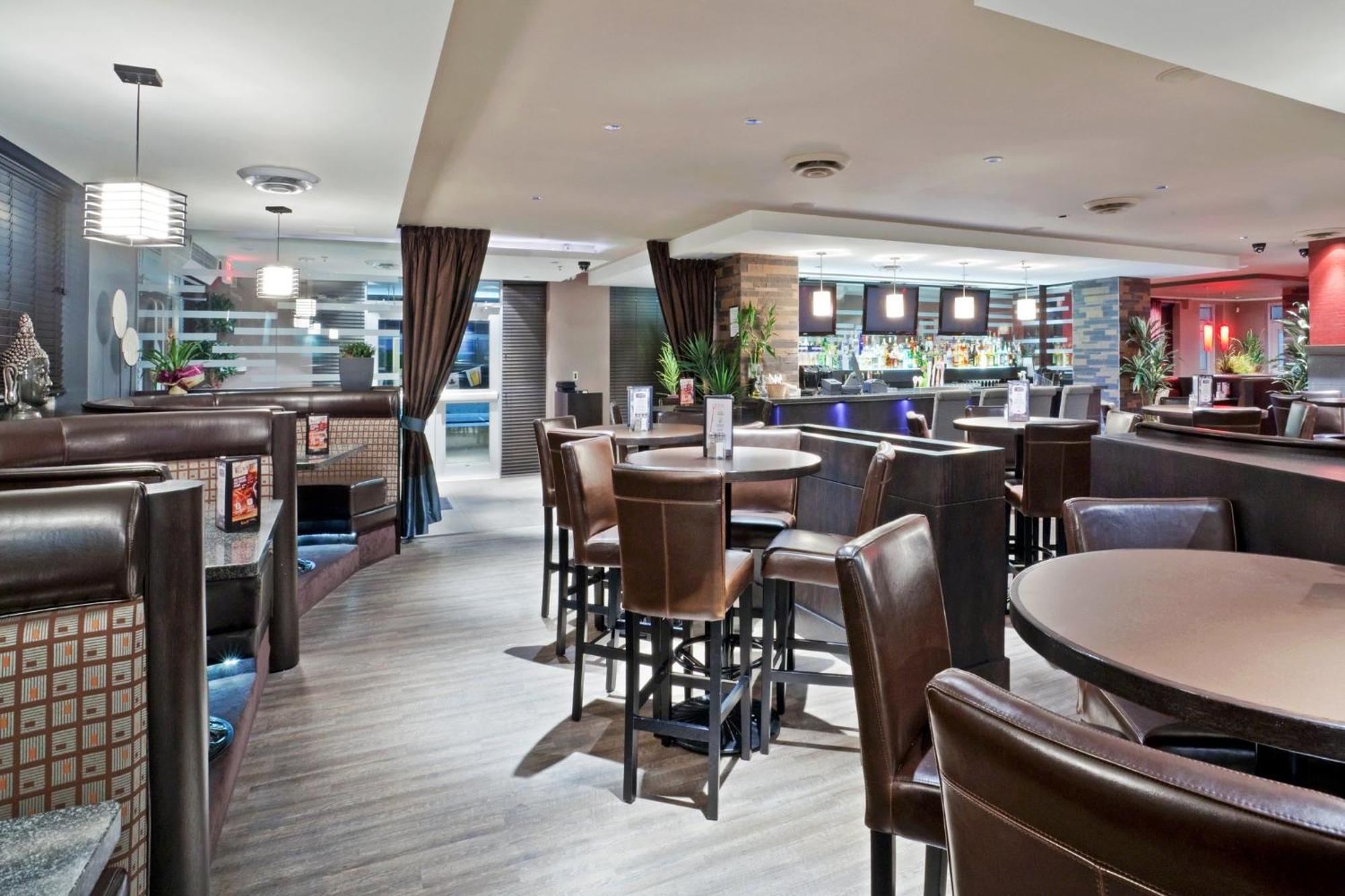 Holiday Inn Hotel & Suites Surrey East - Cloverdale By Ihg Eksteriør billede