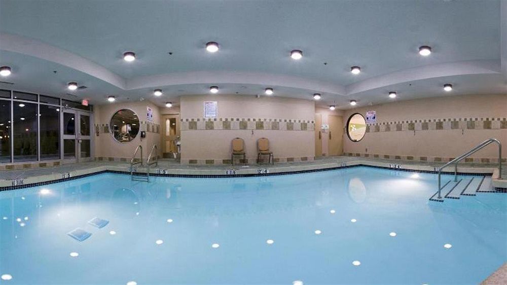 Holiday Inn Hotel & Suites Surrey East - Cloverdale By Ihg Eksteriør billede