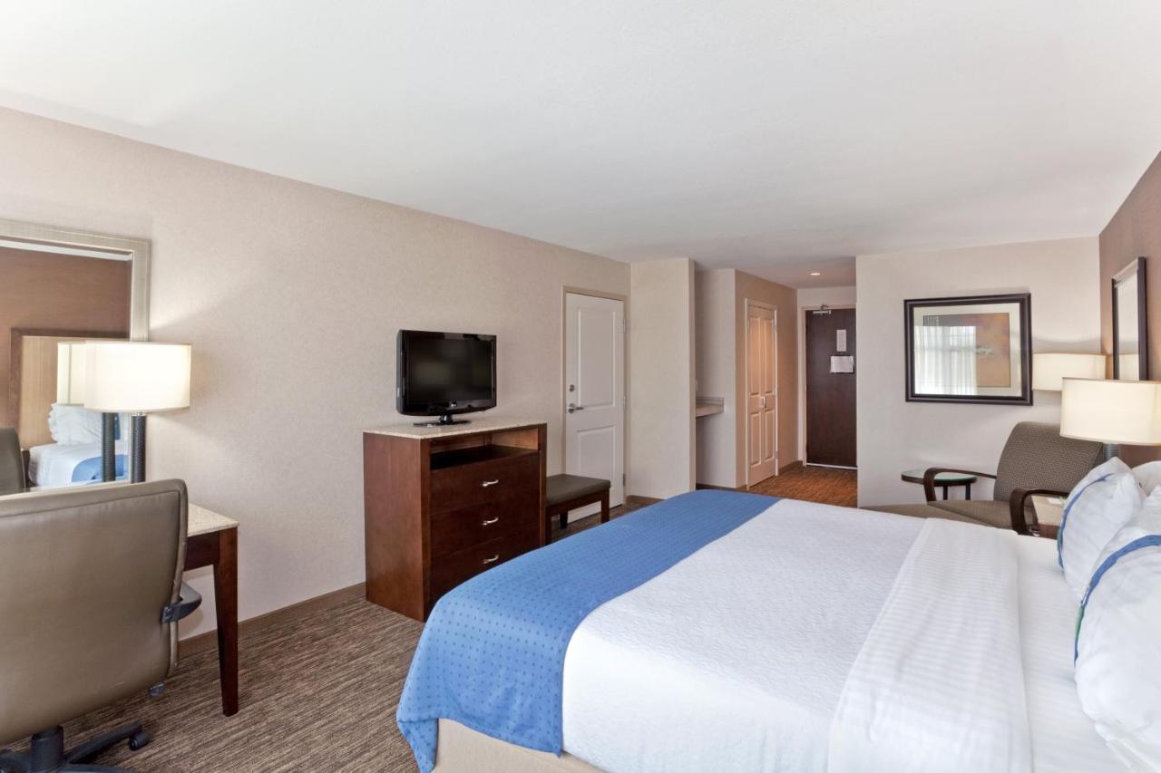 Holiday Inn Hotel & Suites Surrey East - Cloverdale By Ihg Eksteriør billede