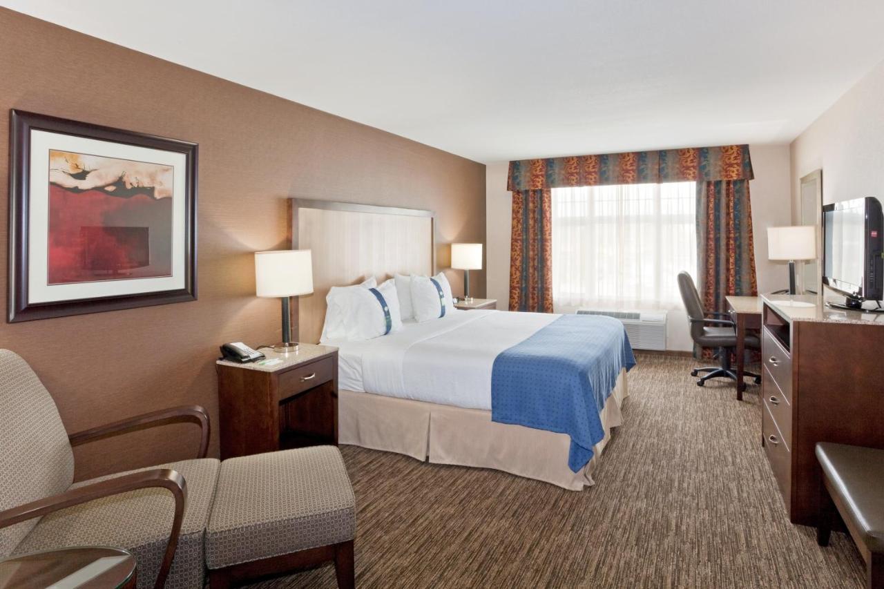 Holiday Inn Hotel & Suites Surrey East - Cloverdale By Ihg Eksteriør billede