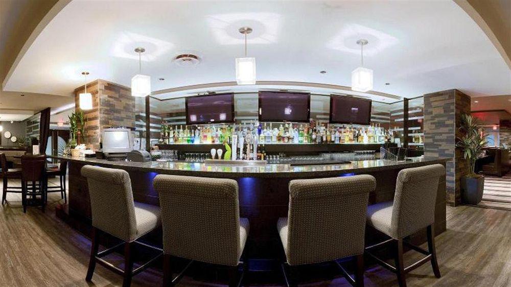 Holiday Inn Hotel & Suites Surrey East - Cloverdale By Ihg Eksteriør billede